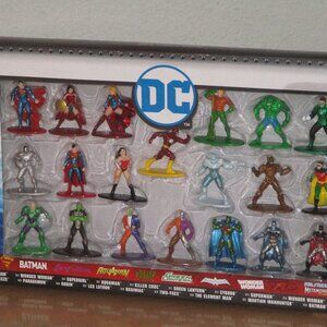 Jada DC Comics 20 Different Piece Set Wave 1 Nano Metalfigs Metal Mini Figures